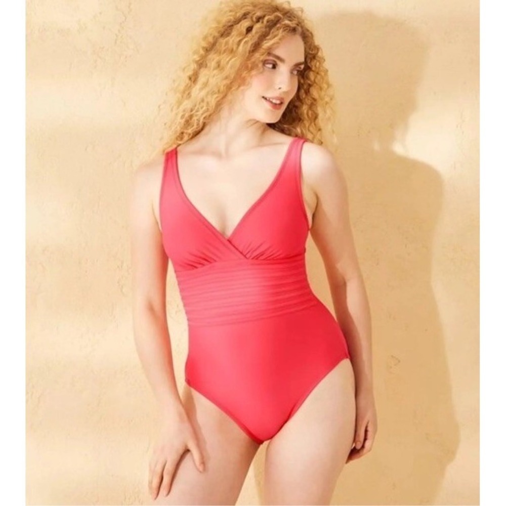 Shade & Shore Size M (8-10) Pink slimming One Piece Swimsuit EUC Womens